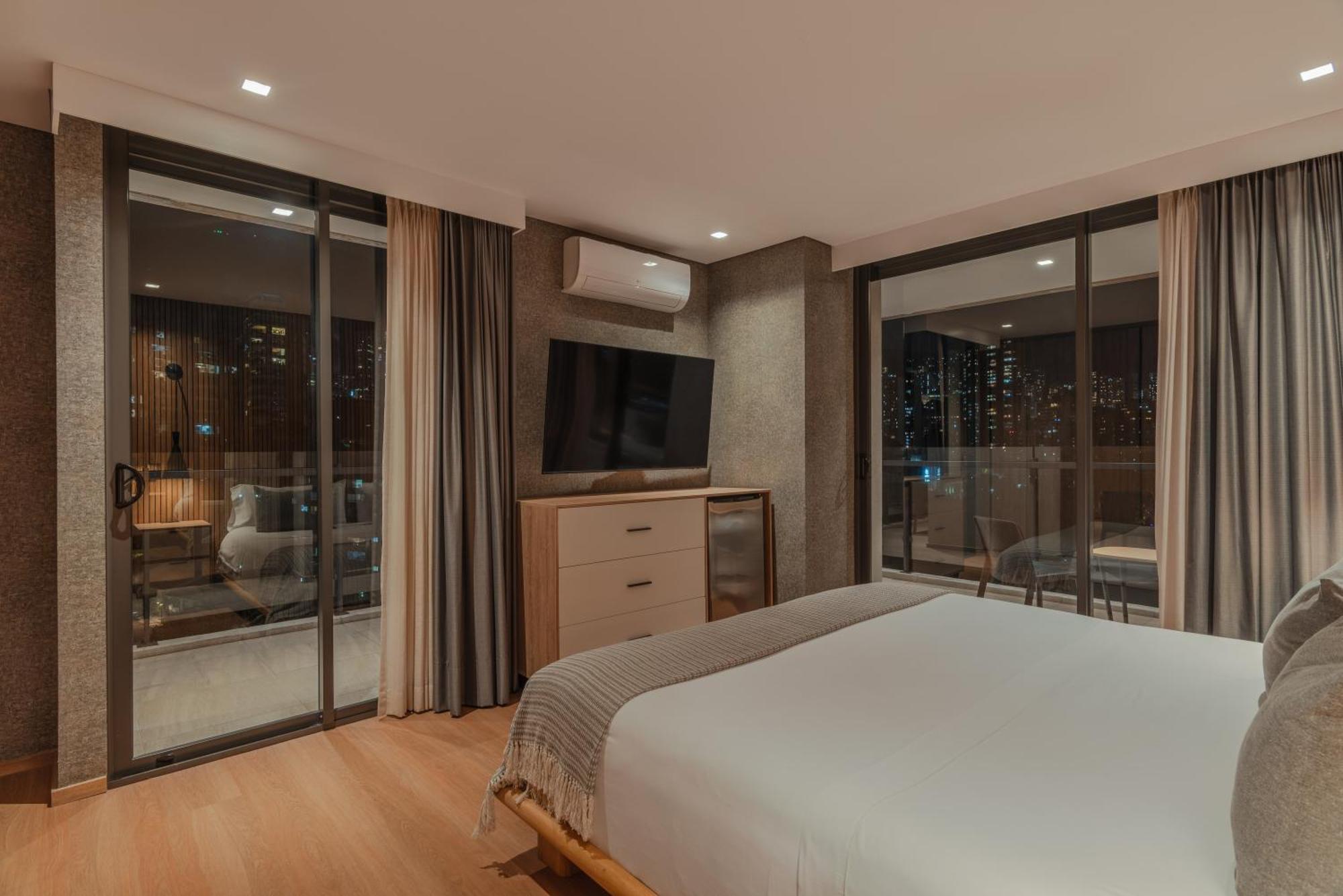 Wake Living Aparthotel Medellin Exterior photo
