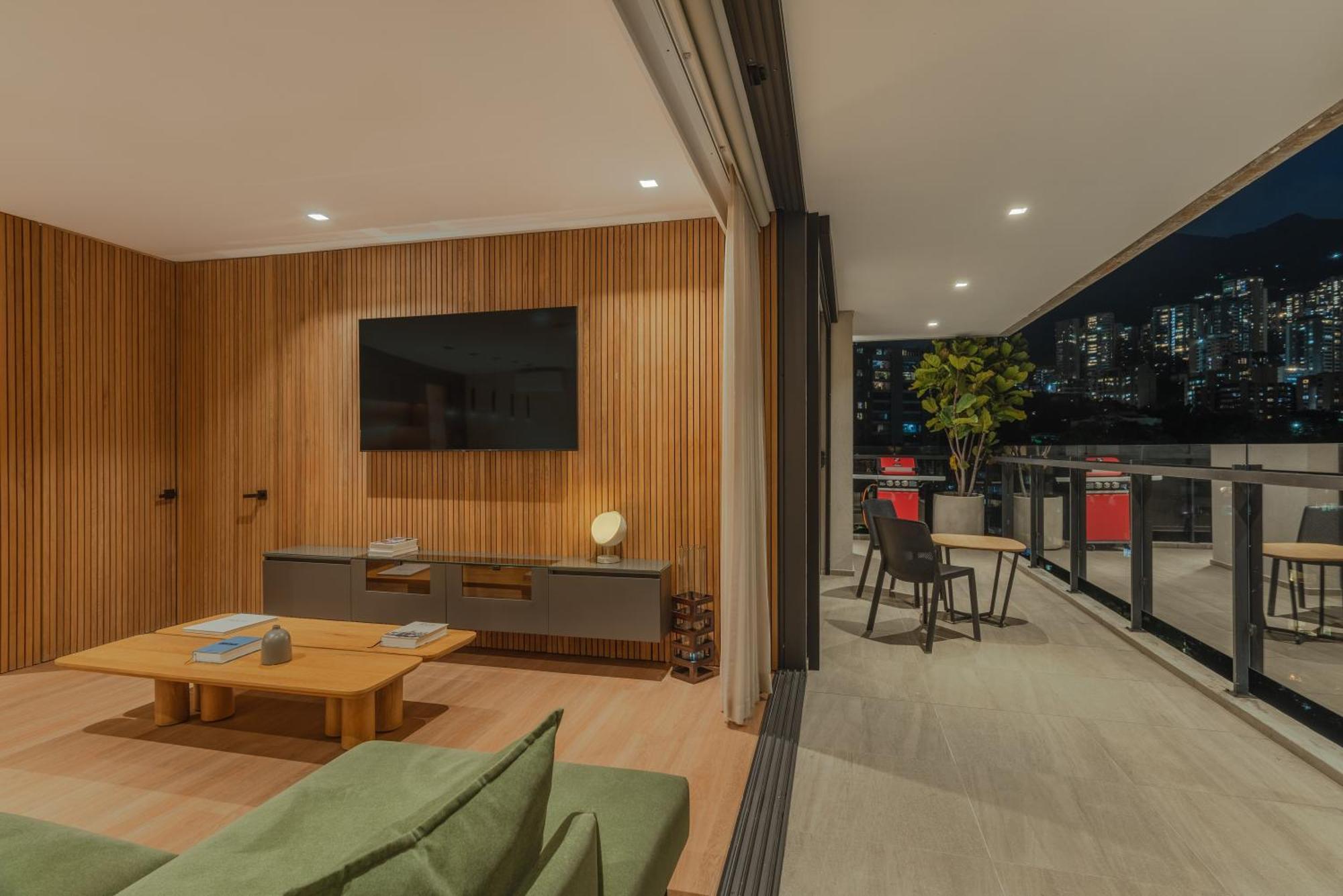 Wake Living Aparthotel Medellin Exterior photo